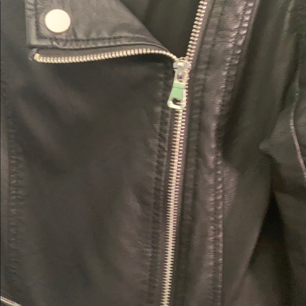 Leather jacket - Picture 2 of 4
